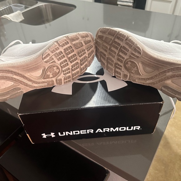 Men’s Under Armour HOVR Sonic 6. - Picture 6 of 9